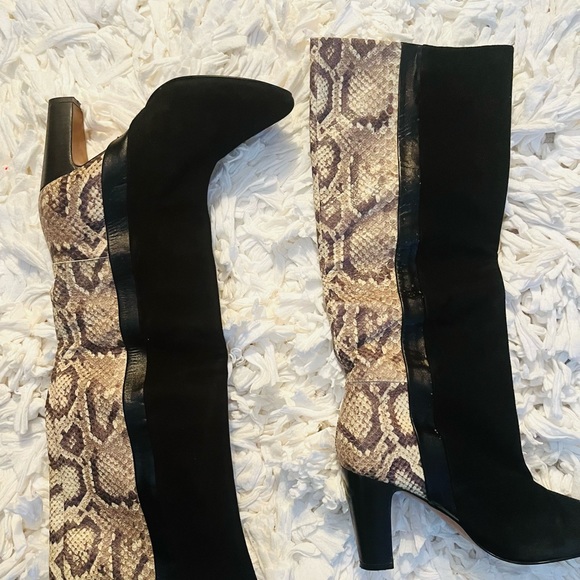 Boots - Picture 2 of 5